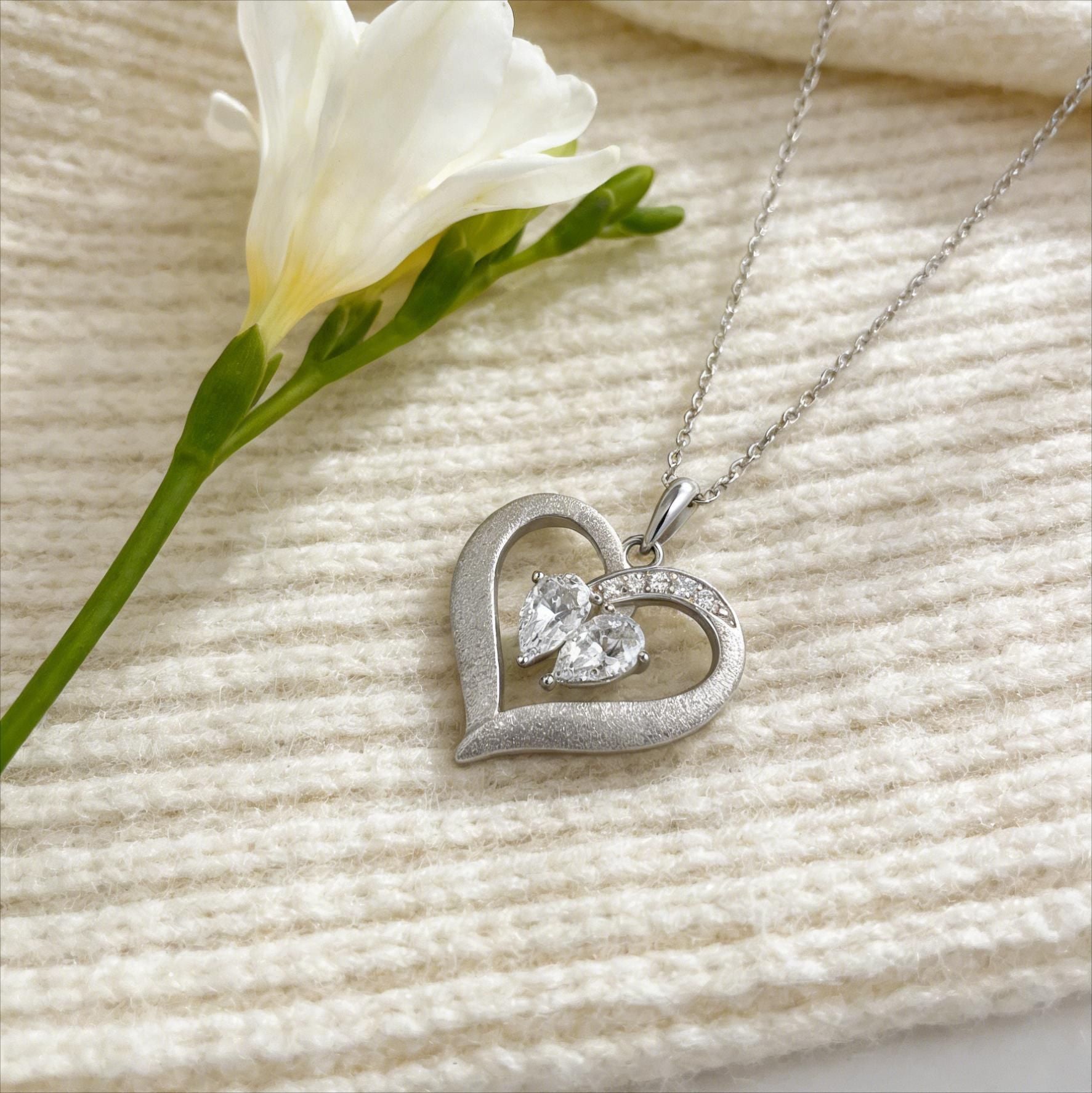 Italian Brushed Minimalist Luxury Heart Moissanite Necklace in 14K Gold Plated 925 Silver | Moisse & Silver Co. | #139 - Moisse & Silver Co.