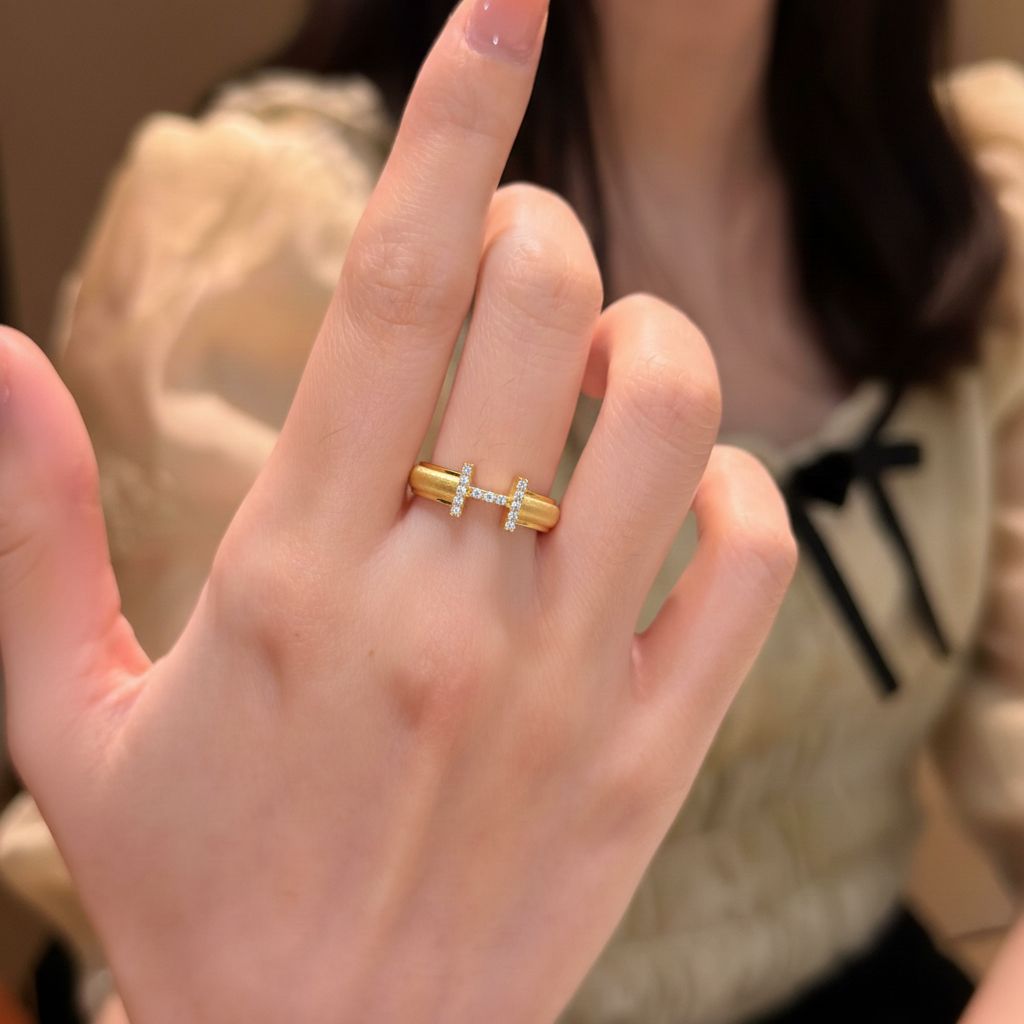 Italian Brushed Vintage Minimalist Moissanite Ring in 14K Gold Plated 925 Silver | Moisse & Silver Co. | #84 - Moisse & Silver Co.